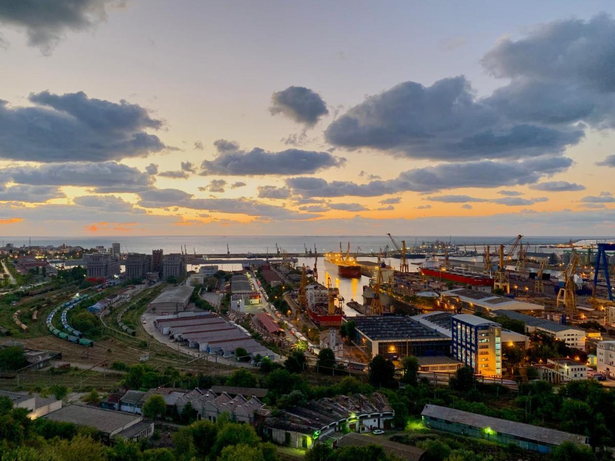 Rooftop Apt With Large Harbor View Terrace Constança Exterior foto